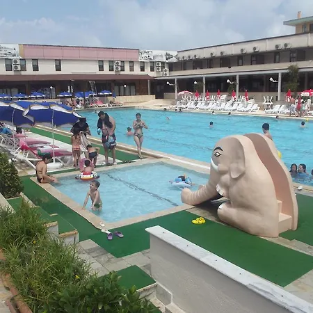 Karasu Hotel Hotell 3*