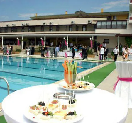 Karasu Hotel Hotell 3*